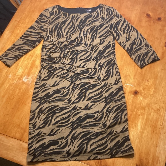 Roz & Ali Aminal Print Dress - Picture 5 of 12